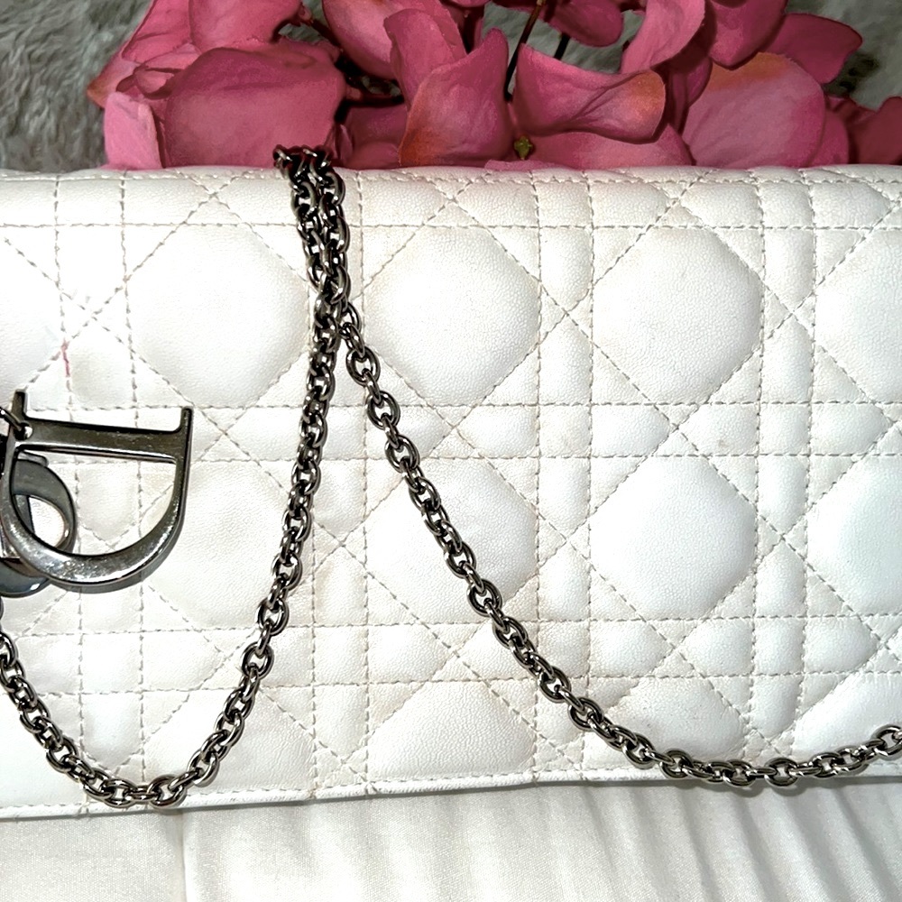 CHRISTIAN DIOR Cannage Lambskin Lady Dior Clutch on Chain